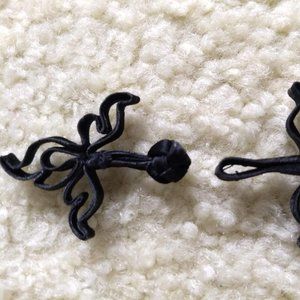 3/$25 vintage 60s NWT black Chinese frog closures